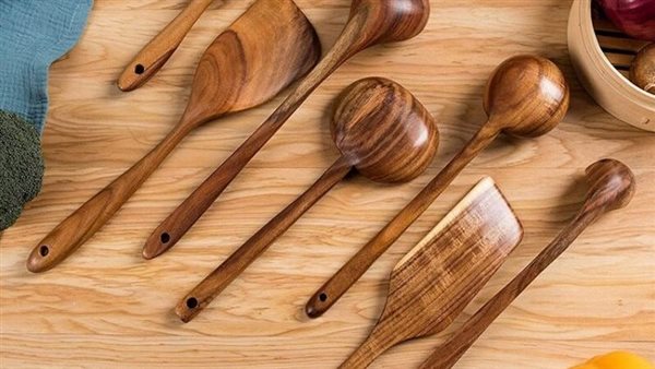  الملاعق الخشبية