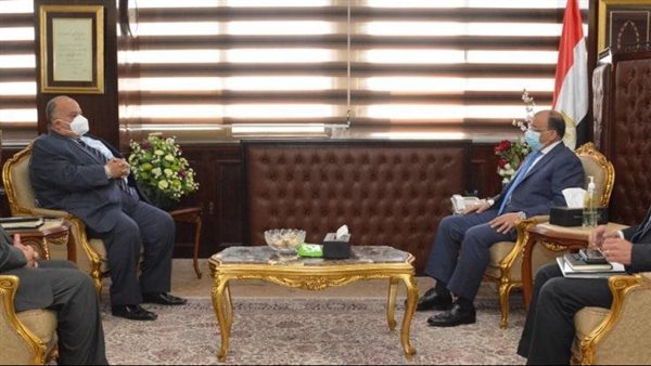 جانب من اجتماع وزير