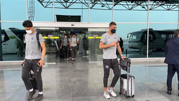 بيراميدز يطير إلى