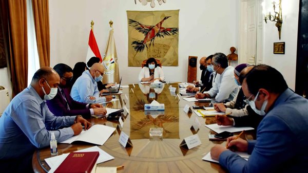 أثناء الاجتماع 