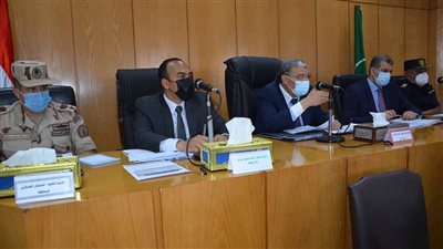 محافظ المنيا يكلف رؤساء المدن بتكثيف حملات المتابعة لمواعيد غلق المحلات والمطاعم