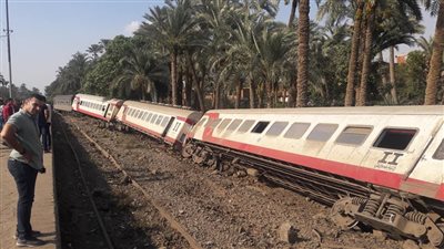 انفصال عربة بقطار 1015 بين محطتي الحوامدية والبدرشين (خاص)