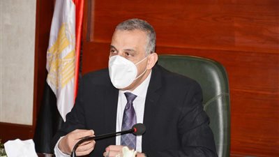 زيادة السعة السريرية للعناية المركزة ومخارج الأكسجين.. إجراءات محافظ سوهاج لمواجهة ارتفاع إصابات كورونا