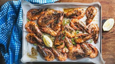 طريقة عمل شيش الجمبري بالخضراوات والليمون