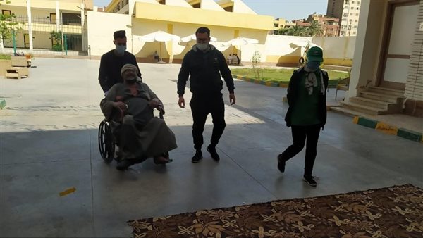 فريق أطفال وكبار