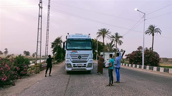 أهالي الجبلاو يوزعون