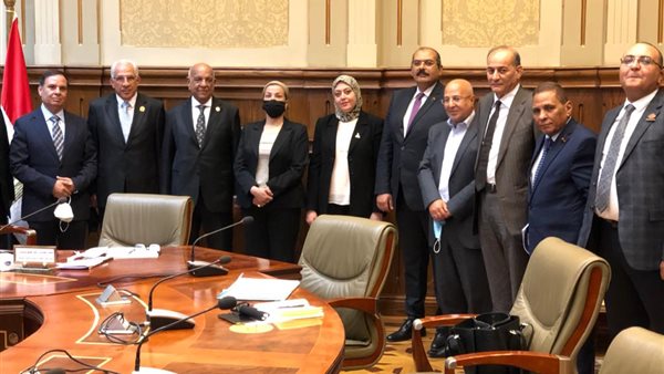 اجتماع وزيرة الهجرة