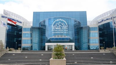 جامعة زويل تعقد أول اجتماعات مجلسها الاستشاري وتحيي ذكرى ميلاد “عالم النوبل”