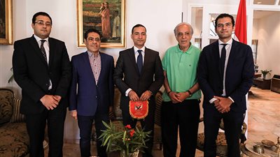 الأهلي يُلبي دعوة السفير المصري في الكونغو على مأدبة غداء (صور)