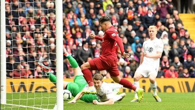 فيرمينو يتعادل لليفربول ويسجل في شباك بيرنلي بالدوري الإنجليزي (فيديو)