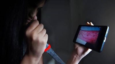 دراسة تكشف أساليب انتشار الألعاب الانتحارية بين المراهقين (فيديو)