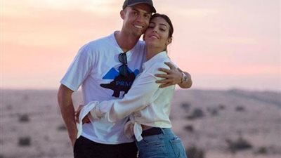 “أنت لست سارق”.. رسالة مؤثرة من جورجينا لكريستيانو رونالدو بعد “الهاتريك” (صورة)