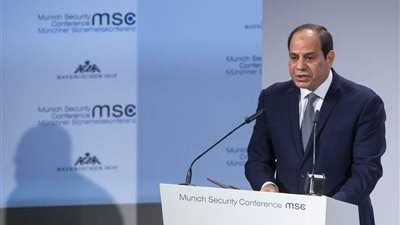 بث مباشر.. الرئيس السيسي يشهد الندوة التثقيفية ويكرم عددًا من أهالي الشهداء