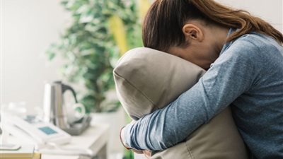 5 أسباب تجعلك تشعر بالحزن.. الأخيرة ستدهشك!