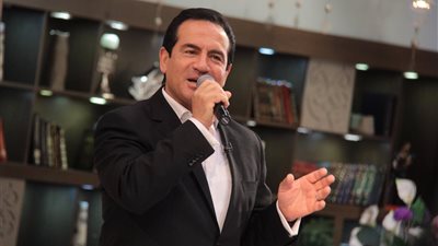 المطرب محمد ثروت: الموسيقار محمد عبد الوهاب طلبنى لغناء لحن من تأليفه