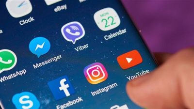 كيف تبدو الحياة بدون “سوشيال ميديا”؟.. مستخدمون: “محدش هيتحسد وهنروح الجيم” (صور)