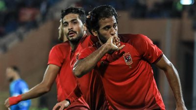 إبراهيم سعيد يستعين بهياتم للسخرية من مروان محسن (صورة)