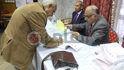 عاجل.. مع قفل باب التصويت.. بدء فرز الأصوات في انتخابات نقابة الصحفيين (فيديو)