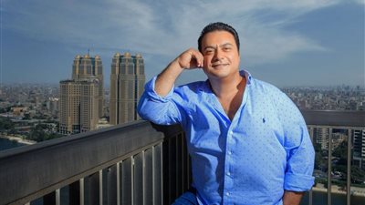 مراد مكرم يكشف تفاصيل شخصيته في مسلسل “الملكة” مع ياسمين عبدالعزيز