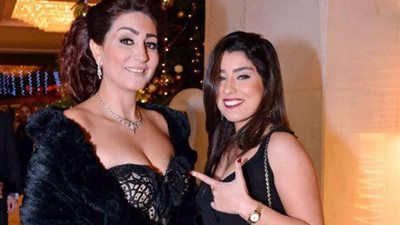 وفاء عامر وتصريحات ساخنة من أختها “آيتن” (صور)