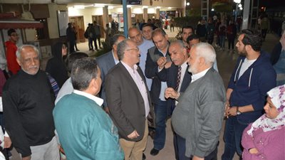 بتوجيهات كامل الوزير.. العضو المنتدب للمترو يتفقد مستوى الخدمة بمحطات الخط الأول مساءًا (صور)