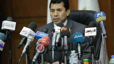 وزير الرياضة يوافق على إعادة ترميم ملعب بورسعيد