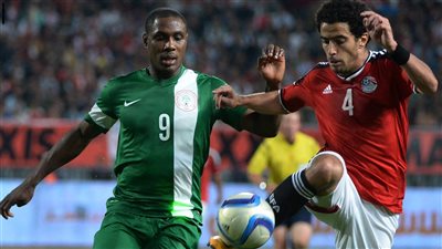 نيجيريا تتفوق على منتخب مصر بهدف في الشوط الأول (فيديو)