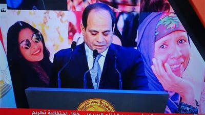 “السيسي”: المرأة خط الدفاع الأول والأخير لمصر في السنوات الأخيرة