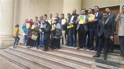 وقفة احتجاجية ضد تعدى ضابط على محامية بالشرقية (صور)