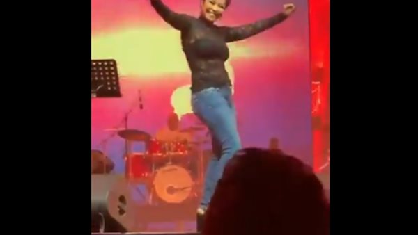 شيرين فى حفلة دبى