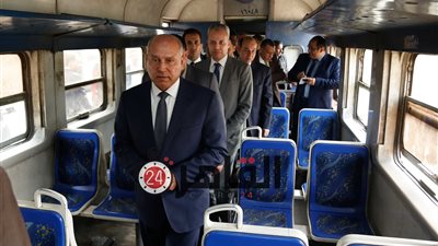 كامل الوزير لـ«كمسري»: «لما نحقق الأرباح هنبقى نفكر فى توزيع الغنائم»