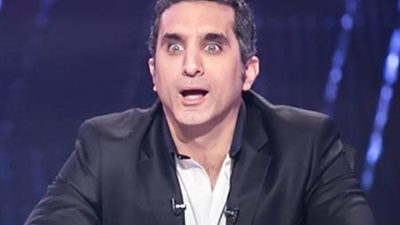 باسم يوسف في أحدث جلسة تصوير: “حاولت أقلد صلاح بس لا سني ولا عضلاتي يسمحولي”(صور)