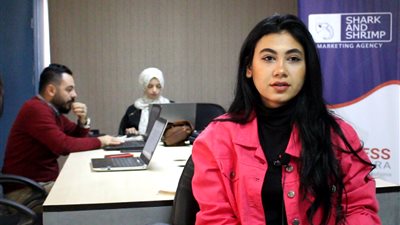 «مش محتاجه روشتة».. «القاهرة 24» داخل أول شركة تمنح السيدات إجازة الدورة الشهرية (فيديو)