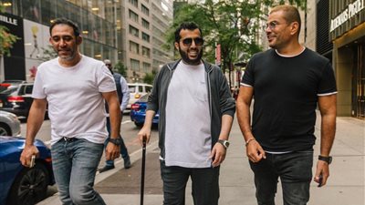 «مقدرش عالنسيان».. التعاون الثالث بين عمرو دياب وتركي آل الشيخ وعمرو مصطفى (فيديو)