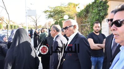 ظهور خاص لجمال مبارك أثناء تشييع جثمان زوجة فتحي سرور (صور)