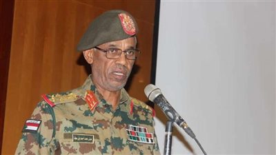 بعد بيانه اليوم.. 10 معلومات عن عوض بن عوف وزير الدفاع السوداني