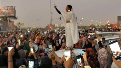 ناشطة سودانية: قتلونا وسجنونا باسم الدين وهو برئ من انتهاك الحكومة” (تدوينه)