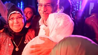 سيد رجب يحقق أمنية عروسة يتيمة بحضور فرحها لهذا السبب (فيديو)