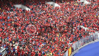 “عم حارث” يشعل الأجواء باستاد برج العرب استعدادًا للقاء الأهلي وصن داونز