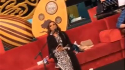 أنغام تجري بروفات حفلها بالسعودية (فيديو)