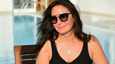 نيرمين الفقي تشارك جمهورها مرحلة الطفولة (صور)