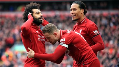 ليفربول يعود إلى صدارة الدوري الإنجليزي بهدفي “صلاح وماني” في مرمي تشيلسي (فيديو)