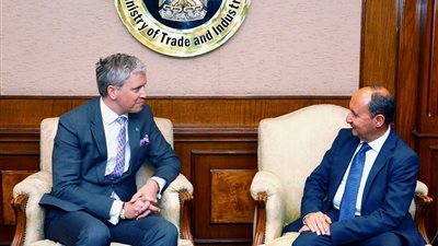 وزير الصناعة يبحث مع نائب وزير الاقتصاد الإستوني سبل تعزيز التعاون بين البلدين
