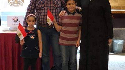 أطفال المصريين في الخارج يسيطرون على مشاهد الاستفتاء على التعديلات الدستورية (صور)