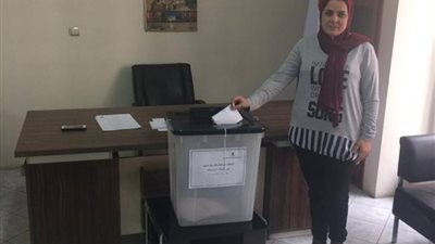 رغم سوء الطقس.. المصريون في إيران يتوافدون للتصويت علي التعديلات الدستورية (صور)