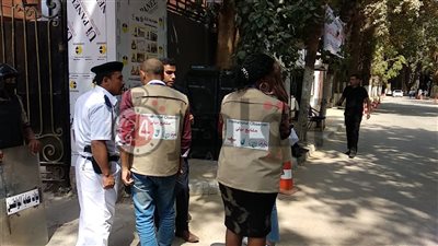 لجنة المتابعة الدولية تتفقد سير تصويت الاستفتاء على التعديلات الدستورية (صور)