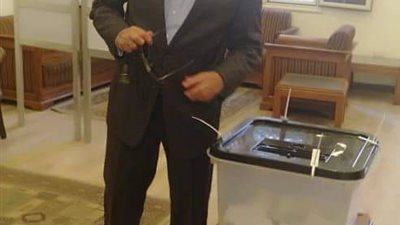 محمود الخطيب يدلي بصوته في الاستفتاء على التعديلات الدستورية داخل النادي الأهلي (صور)