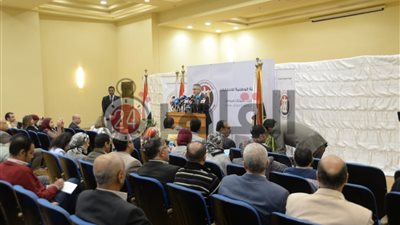 “الوطنية للانتخابات”: لن يتم إغلاق أي لجنة حتي يتمكن الموجود بها من الإدلاء بصوته