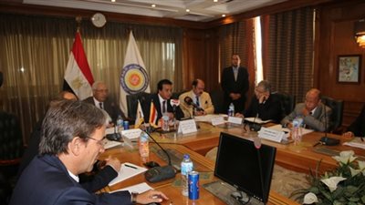 لوجود فائض.. بحث تقليل أعداد المقبولين بكليات الصيدلة في الجامعات الخاصة