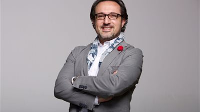 بعد إصابة شريف مدكور.. أستاذ أورام بـ”عين شمس” يوضح أسباب سرطان القولون ونسب الشفاء منه